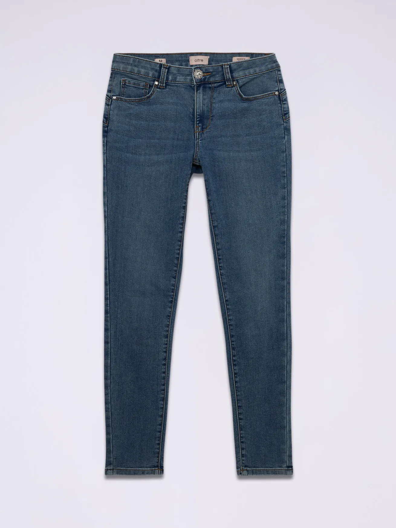 Skinny Jeans mit Schmuckknopf